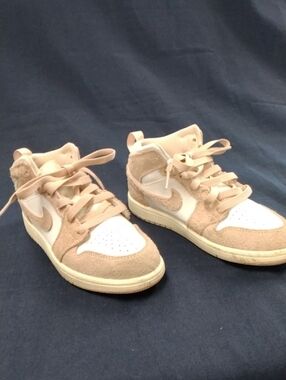 Nike Kids High-Top Sneakers in Beige and White